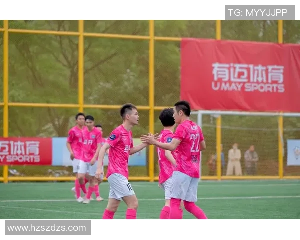 绝美球星高清壁纸带你沉浸绿茵赛场感受足球独特魅力