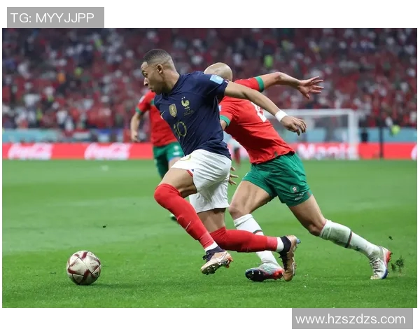 足球场上的6号球星带领球队逆袭赛季 高光时刻全记录 足球场上的6号球星带领球队逆袭赛季 高光时刻全记录